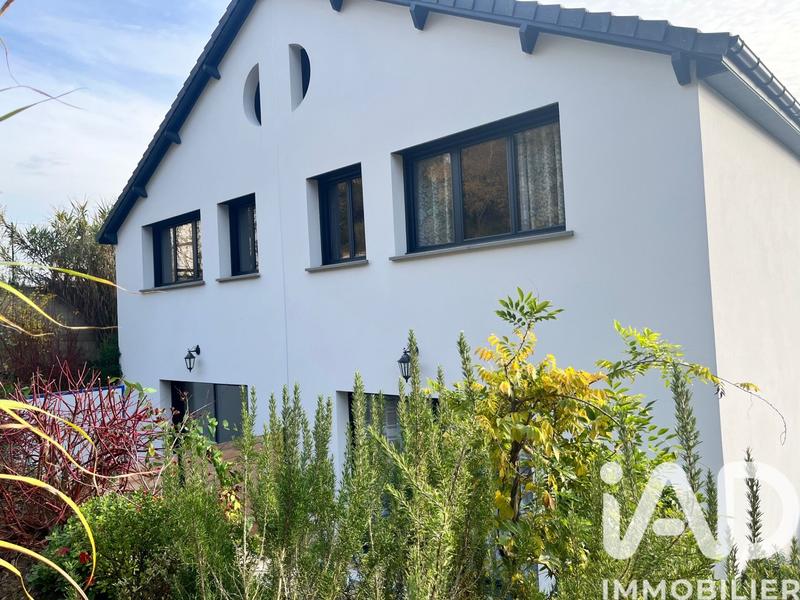 Maison - 170 m² - 8 pièces