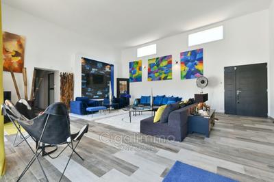 Villa - 215 m² - 5 pièces