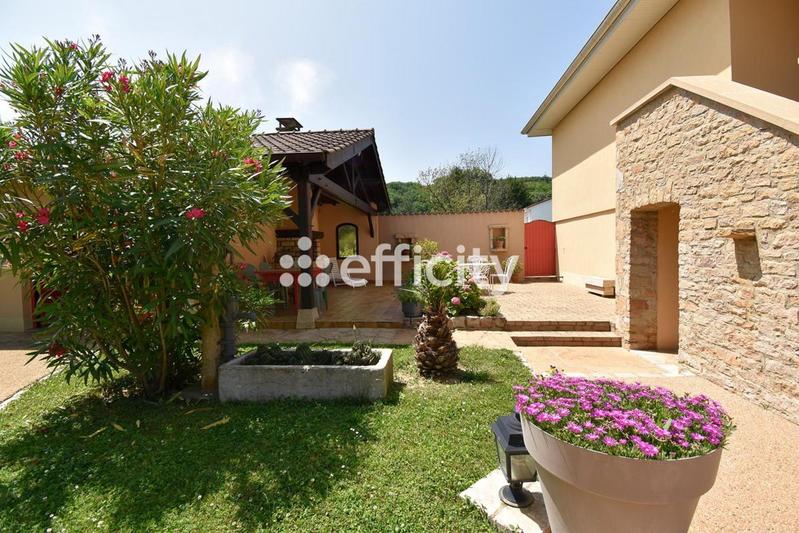 Maison - 171 m² - 8 pièces