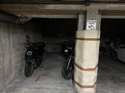 Parking - 100 m²