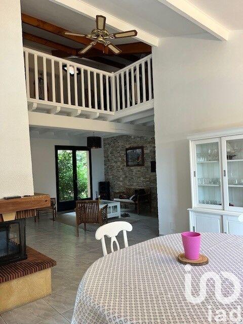 Maison - 246 m² - 8 pièces