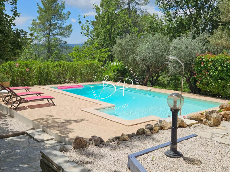 Maison - 106 m² - 5 pièces