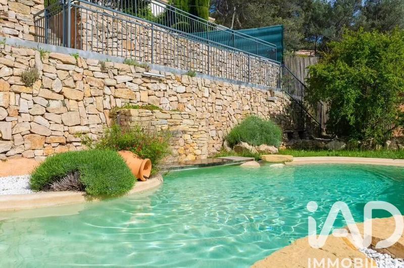 Maison - 224 m² - 9 pièces