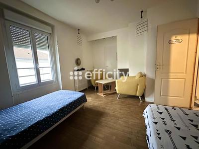 Maison - 80 m² - 6 pièces