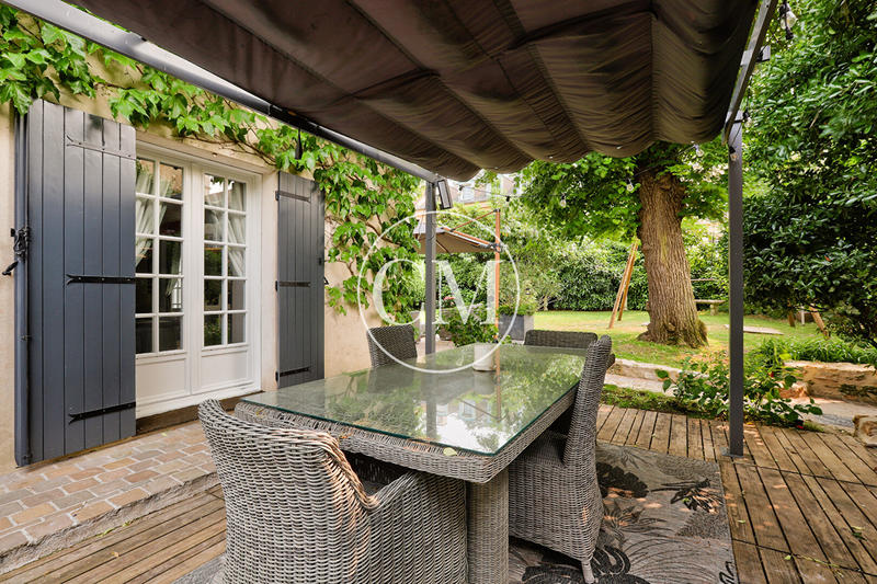 Maison - 271 m² - 7 pièces