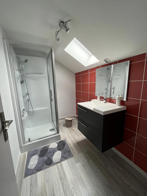 Maison - 185 m² - 9 pièces