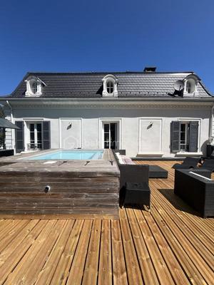 Appartement - 246 m² - 6 pièces