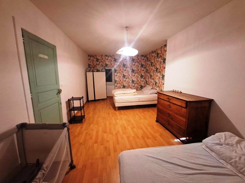 Maison traditionnelle - 240 m² - 11 pièces