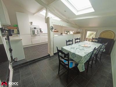 Maison - 300 m² - 9 pièces