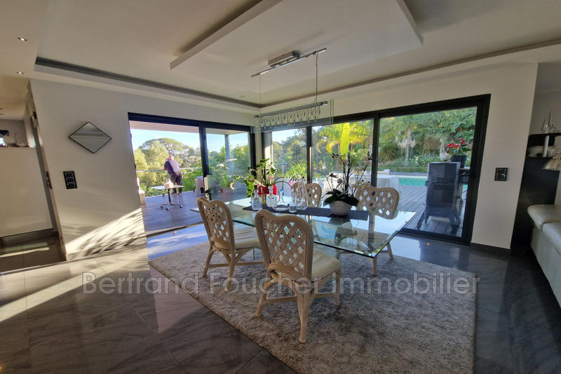 Propriété - 220 m² - 7 pièces