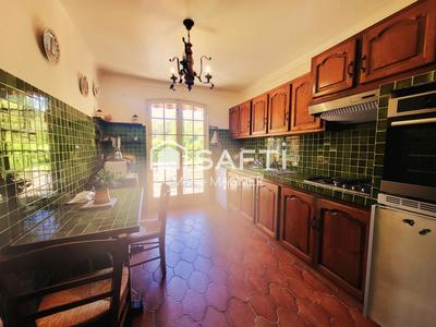 Maison - 269 m² - 12 pièces