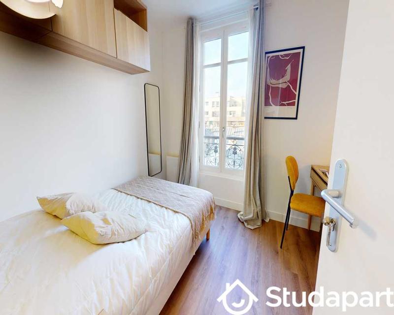 Chambre - 70 m² - 1 pièce