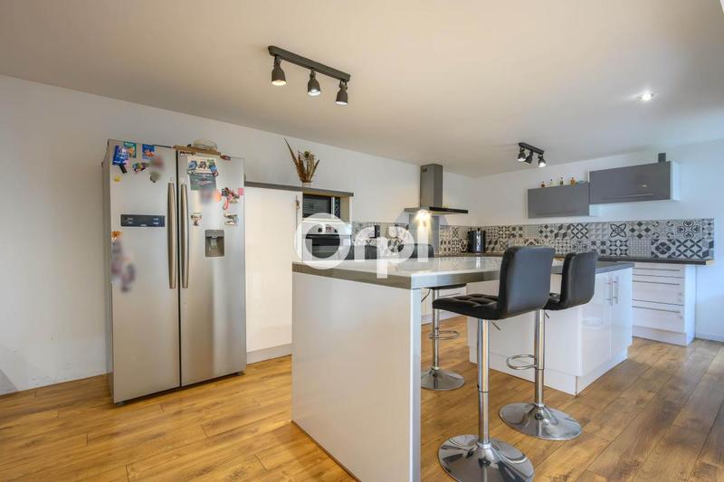 Maison - 200 m² - 6 pièces