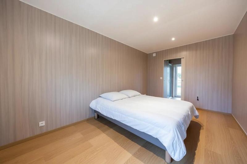 Maison - 250 m² - 8 pièces