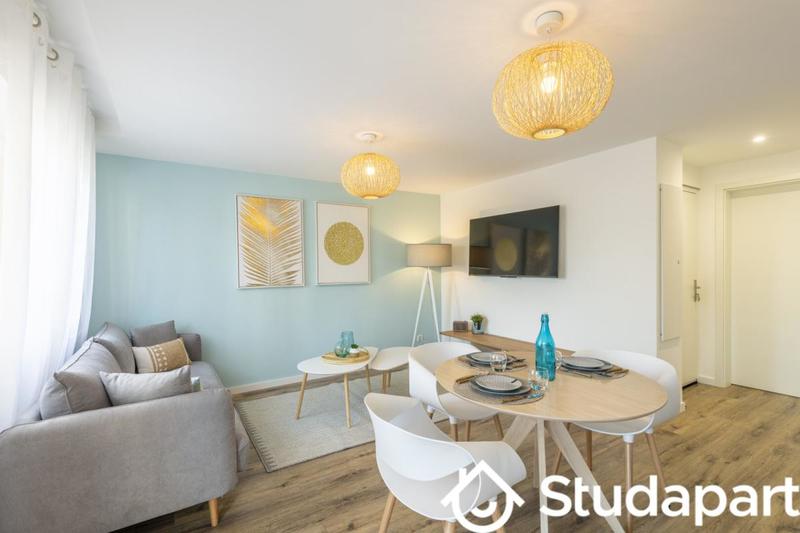 Chambre - 9 m² - 1 pièce