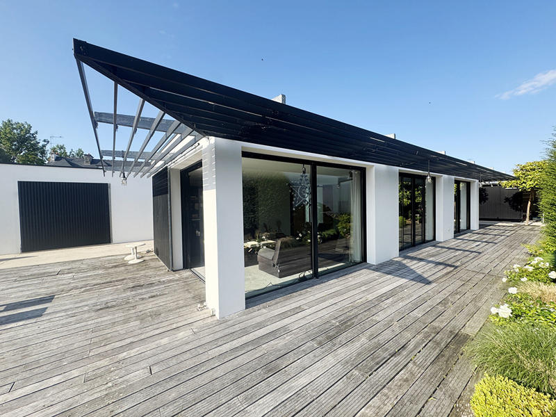 Maison - 215 m² - 7 pièces