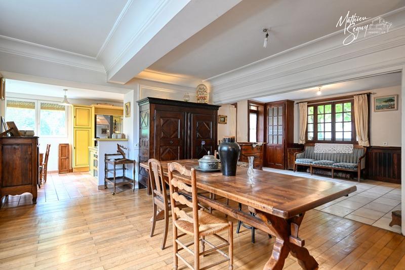 Propriété - 292 m² - 7 pièces