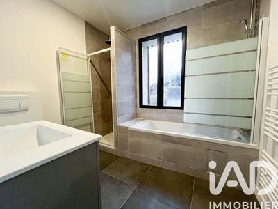 Maison - 202 m² - 6 pièces