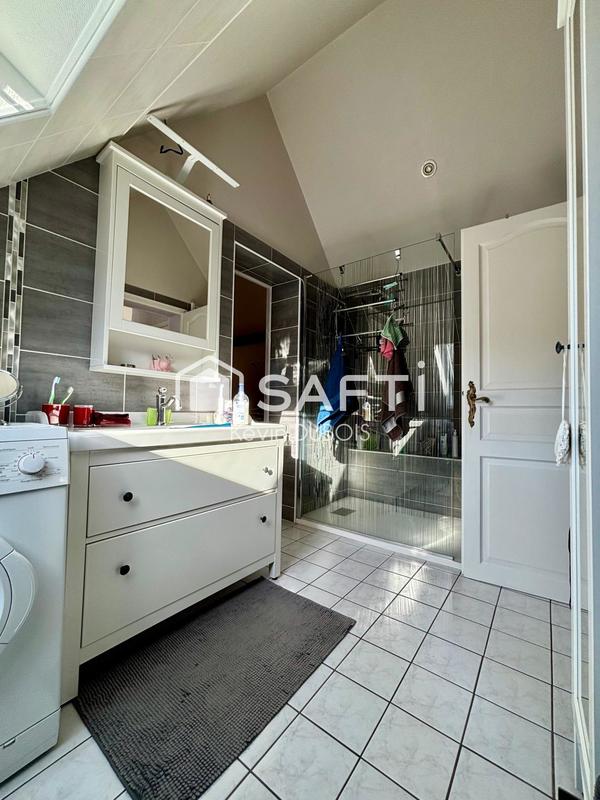 Maison - 223 m² - 7 pièces