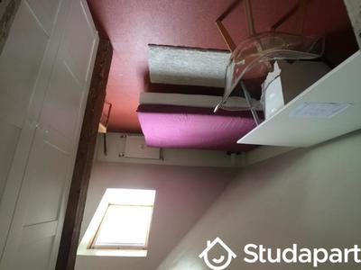 Chambre - 10 m² - 1 pièce