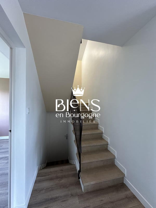 Maison traditionnelle - 95 m² - 5 pièces