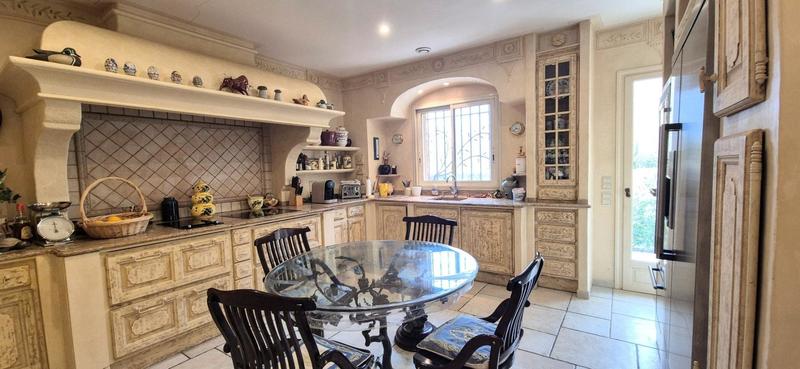 Maison - 208 m² - 7 pièces