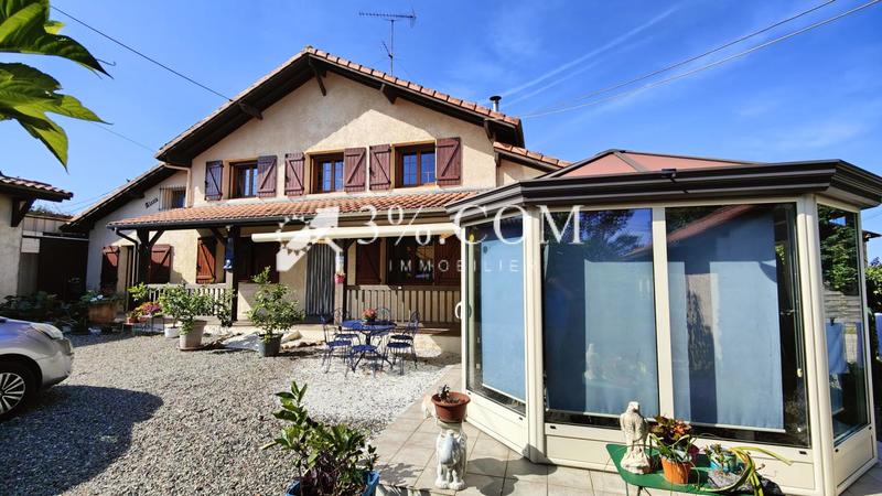 Propriété - 186 m² - 6 pièces