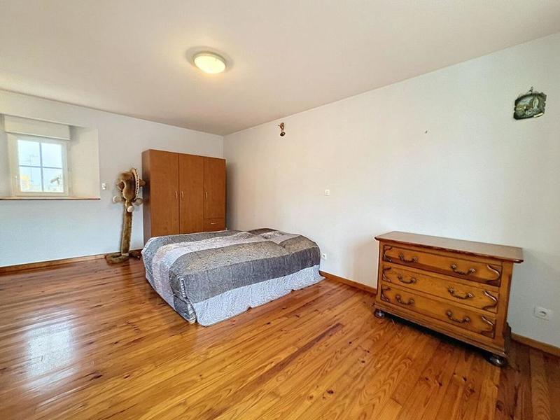 Propriété - 300 m² - 14 pièces