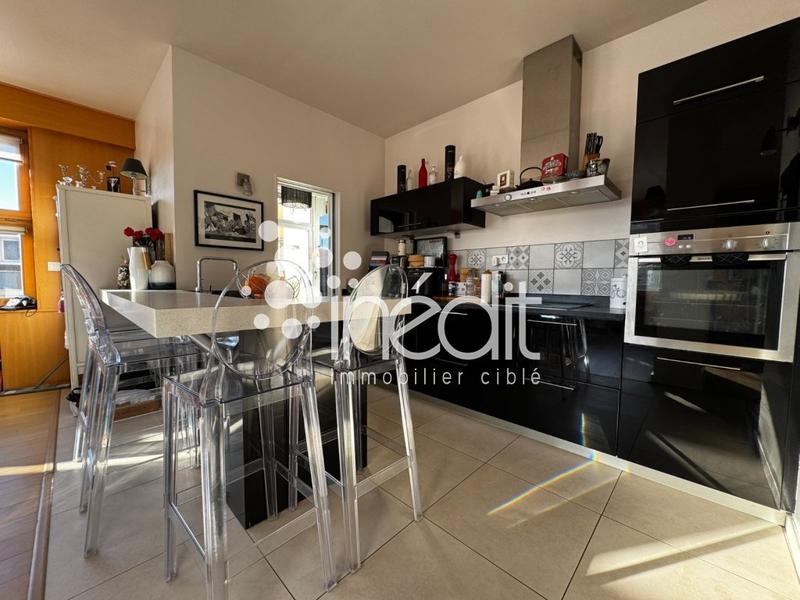 Appartement - 145 m² - 6 pièces