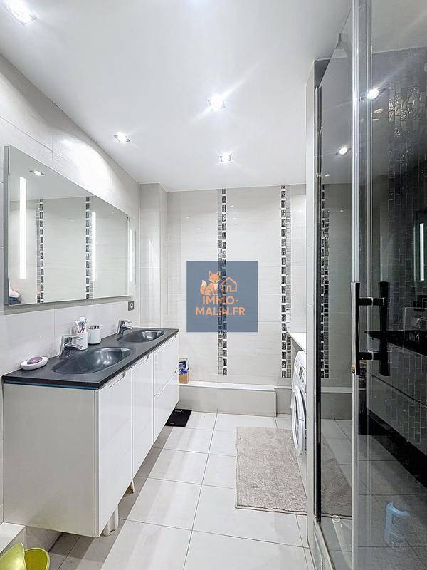 Appartement - 80 m² - 4 pièces