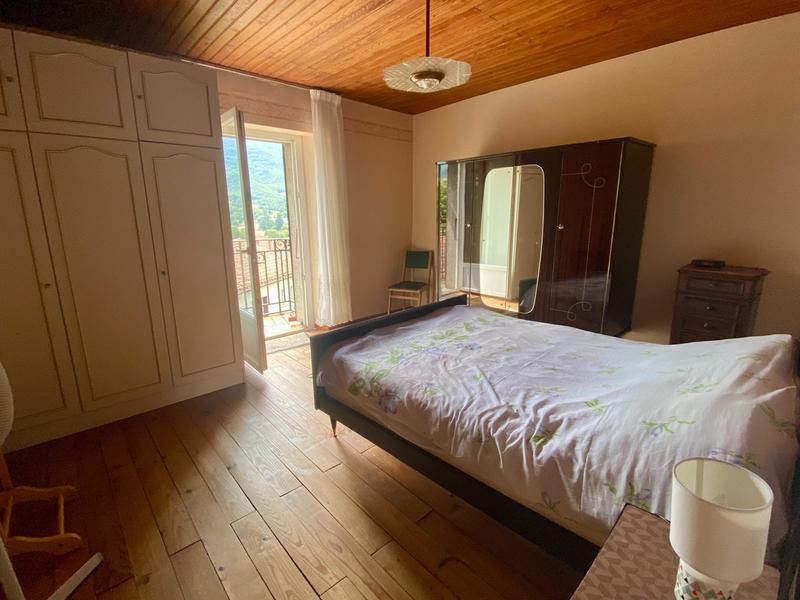 Maison - 233 m² - 10 pièces