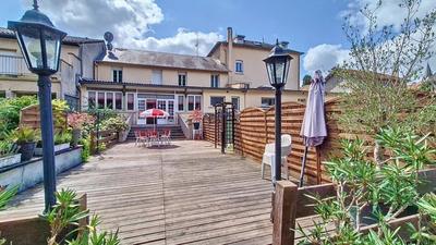 Propriété - 586 m² - 24 pièces