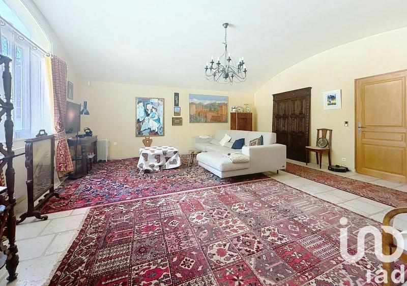 Maison - 268 m² - 9 pièces