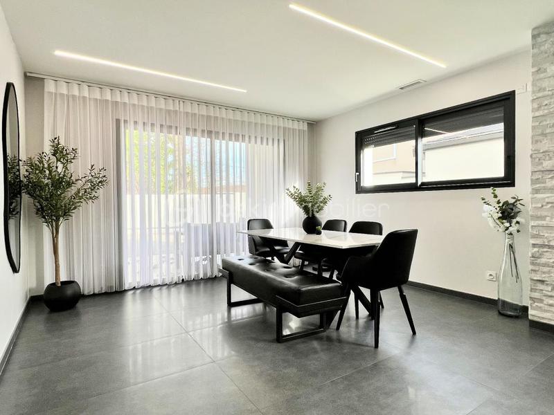 Maison - 178 m² - 6 pièces