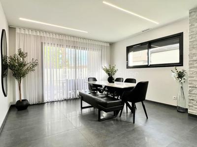 Maison - 178 m² - 6 pièces