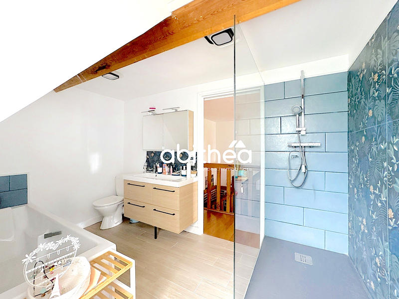 Maison - 320 m² - 7 pièces