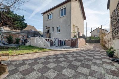 Maison - 160 m² - 7 pièces