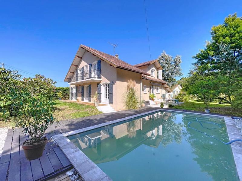 Maison - 193 m² - 8 pièces