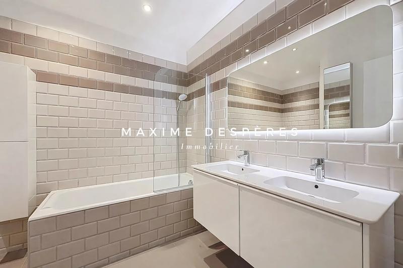 Appartement - 130 m² - 6 pièces