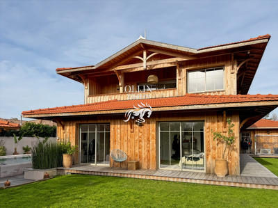 Villa - 250 m² - 10 pièces