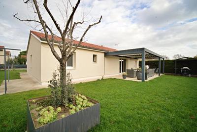 Maison - 97 m² - 5 pièces