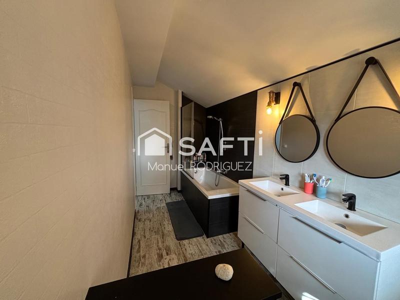 Maison - 200 m² - 8 pièces