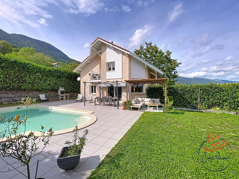 Maison - 152 m² - 6 pièces