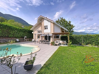 Maison - 152 m² - 6 pièces