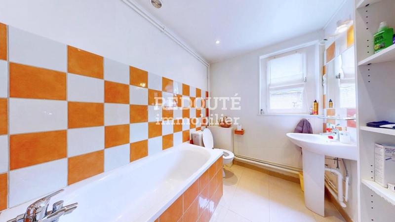 Propriété - 290 m² - 9 pièces