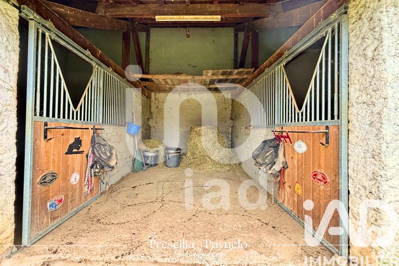 Maison - 279 m² - 9 pièces