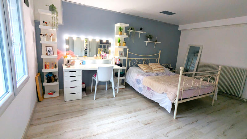 Maison - 220 m² - 10 pièces