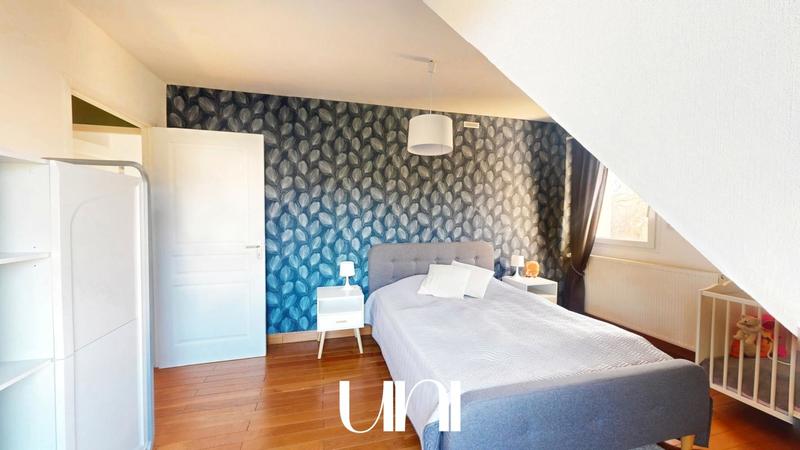 Maison - 185 m² - 7 pièces