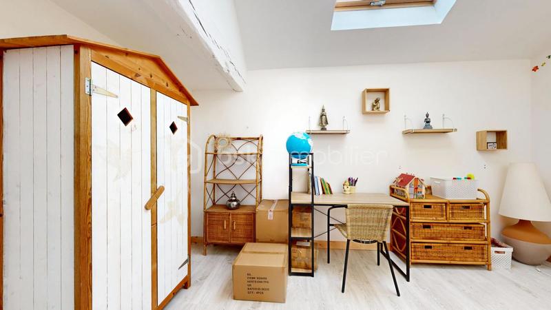 Maison - 218 m² - 8 pièces