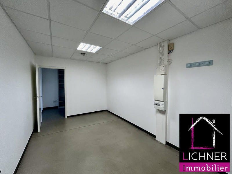Local d'activités - 134 m² - 6 pièces
